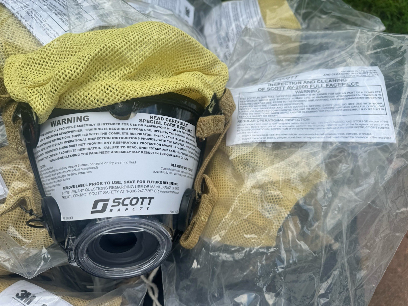 NEW Scott AV-2000 Facepiece KevlarHeadNet Firefighter SCBA Mask Size Large NIP NEW Scott AV-2000 Facepiece KevlarHeadNet Firefighter SCBA Mask Size Large NIP