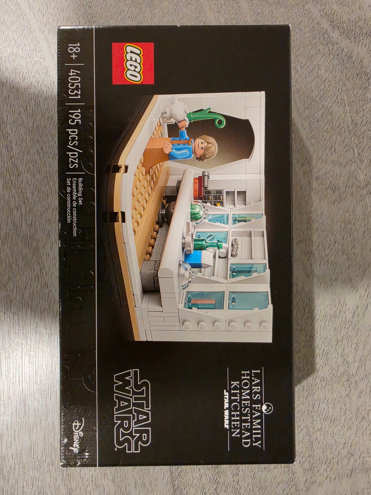 LEGO Star Wars: Lars Family Homestead Kitchen (40531) LEGO Star Wars: Lars Family Homestead Kitchen (40531)