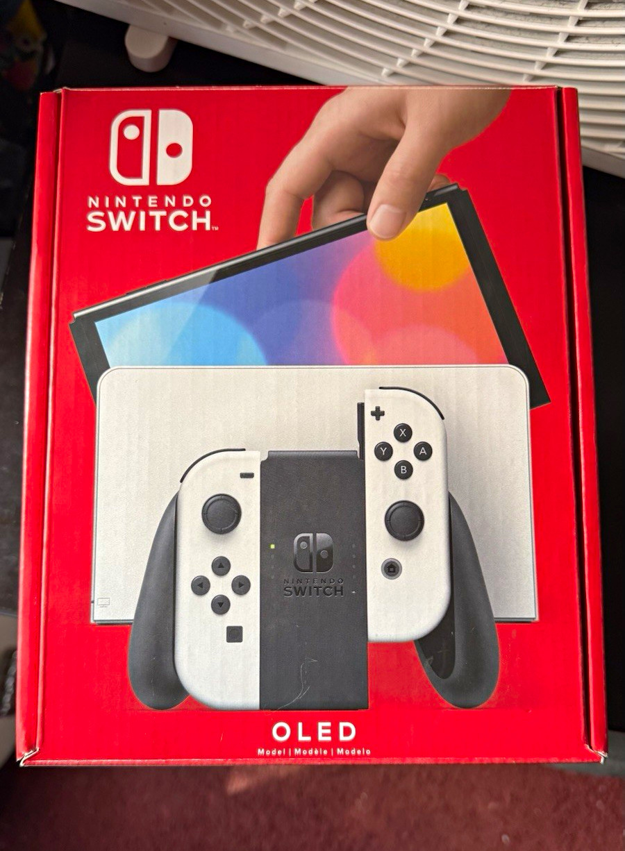 Nintendo Switch OLED Model Console w/ White Joy-Con, OLED Display, HDMI *N Mint* Nintendo Switch OLED Model Console w/ White Joy-Con, OLED Display, HDMI *N Mint*