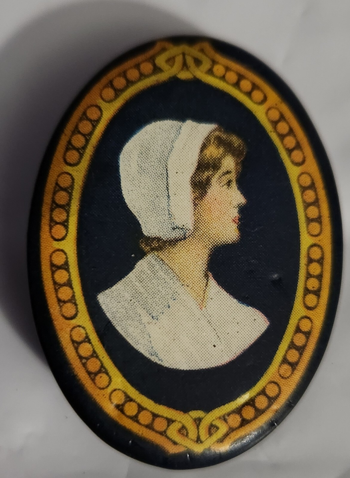 1900's NURSE PILGRIM LADY or DAIRY MAID Advertising Pinback Button Pin Vintage 1900's NURSE PILGRIM LADY or DAIRY MAID Advertising Pinback Button Pin Vintage