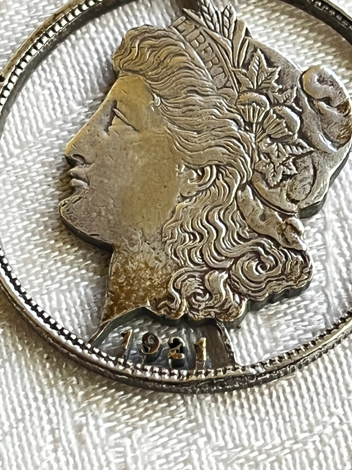Vintage 900 Silver 1921 Lady Liberty Silver Dollar USA Cutout Coin Pendant Vintage 900 Silver 1921 Lady Liberty Silver Dollar USA Cutout Coin Pendant