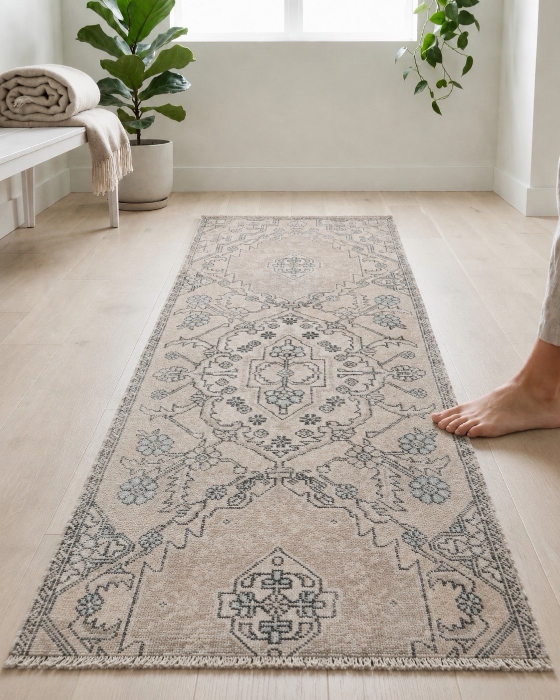 Rare Vintage Hand-Knotted Area Rug 7\'9\