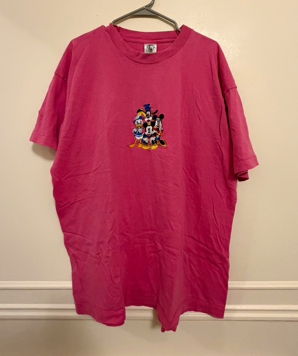 VINTAGE 80’s Mickey & Co. Disney Mickey & Friends Pink T-Shirt, One Size Unisex VINTAGE 80’s Mickey & Co. Disney Mickey & Friends Pink T-Shirt, One Size Unisex