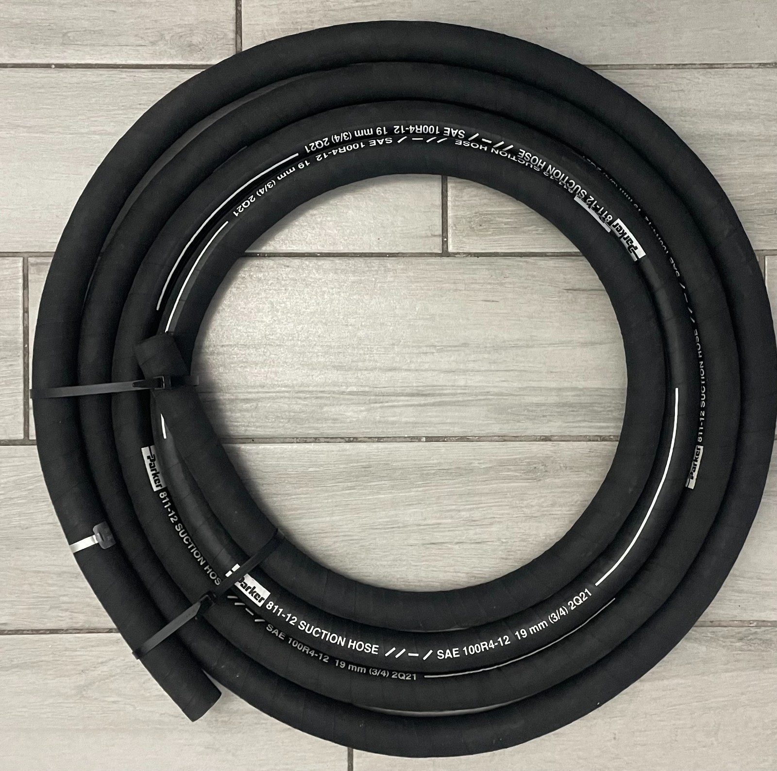 PARKER 811-12 SUCTION HOSE/ SAE 100R4-12 19MM 3/4 20FT PARKER 811-12 SUCTION HOSE/ SAE 100R4-12 19MM 3/4 20FT