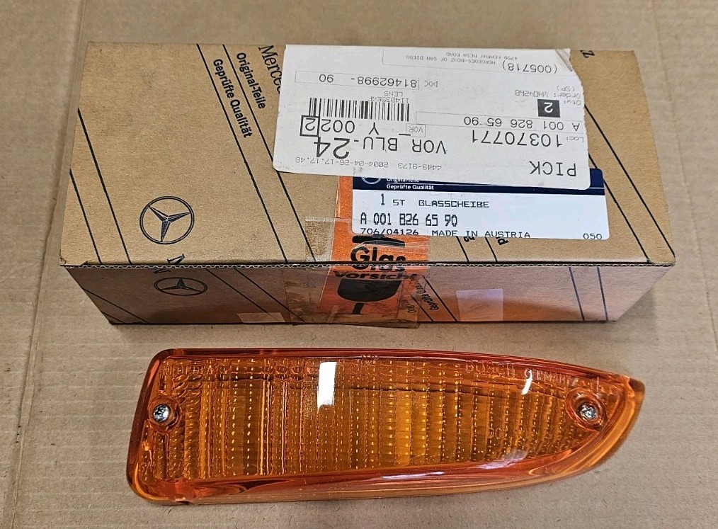NOS 1972 1973 Mercedes R107 280SL 350SL 350SLC LH Turn Signal Lens 0018266590 