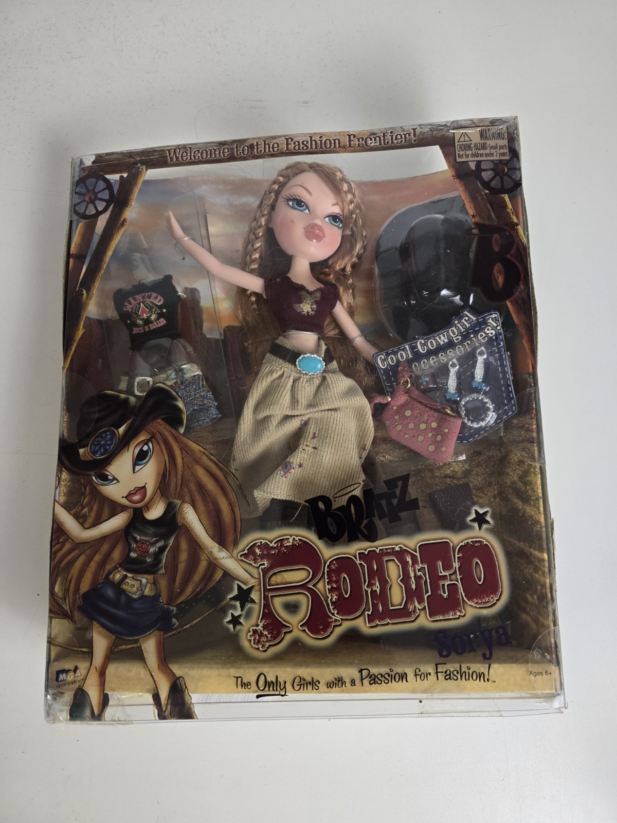 Rare Bratz Rodeo - Soyra 2006 Edition ( Damaged box missing top and rope ) Rare Bratz Rodeo - Soyra 2006 Edition ( Damaged box missing top and rope )