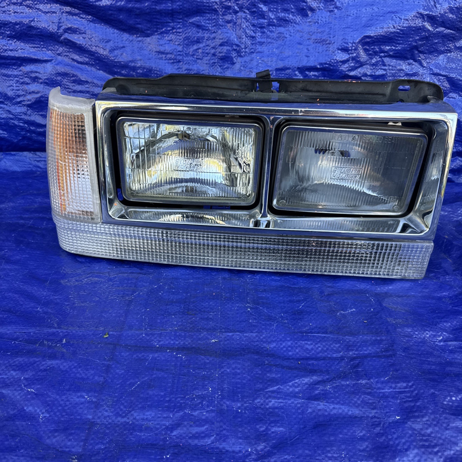 1984-1989 Volvo 740 760 Right Passenger Front Headlight & Bezel Trim OEM #1707EM