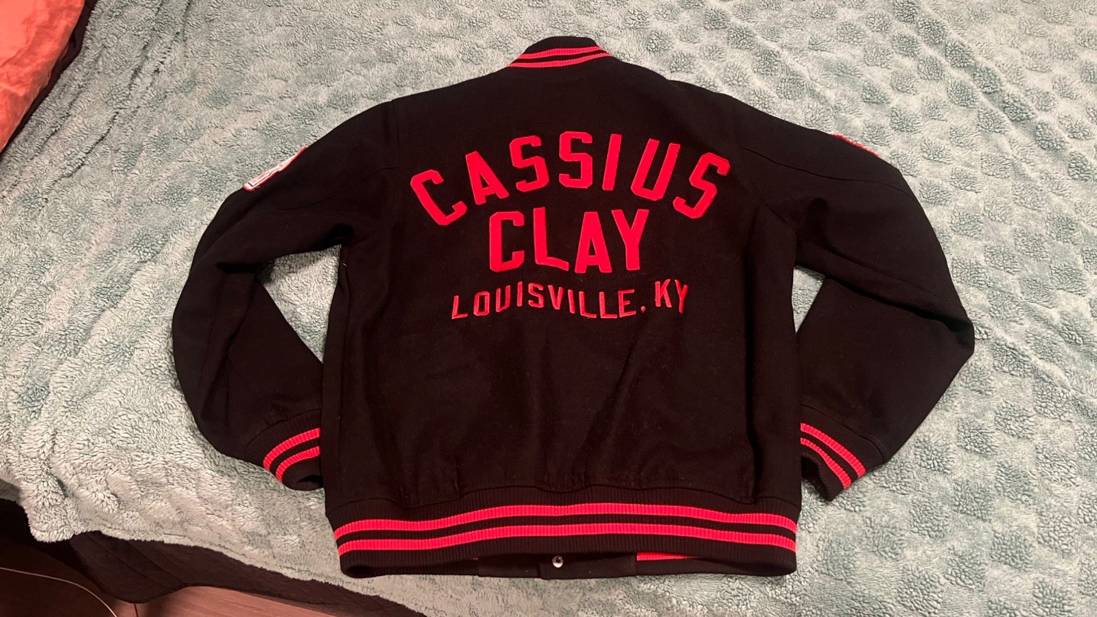 Cassius Clay Jacket Roots Of Fight XL Muhammad Ali Bloodline Tyson Frazier *EUC* Cassius Clay Jacket Roots Of Fight XL Muhammad Ali Bloodline Tyson Frazier *EUC*