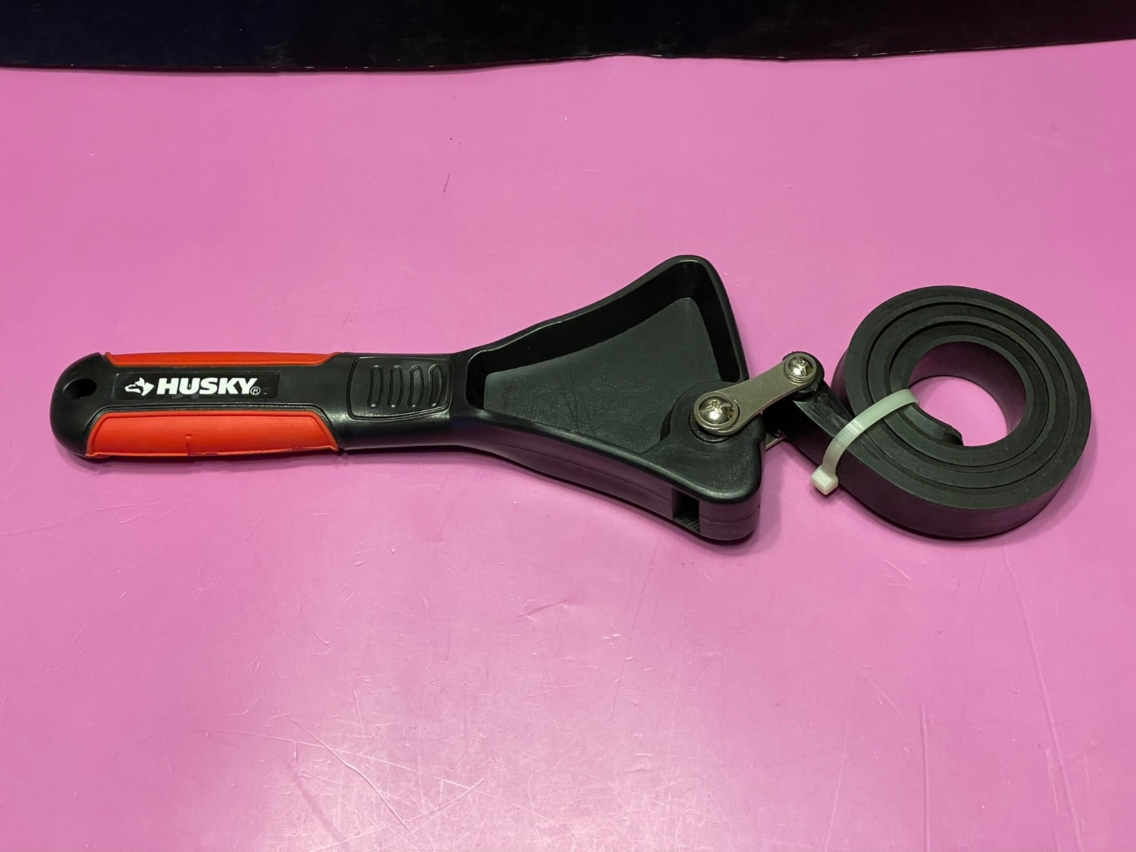 Husky 8 Inch Strap Wrench 449254 1 to 8 Inch Opening Open Box Unused