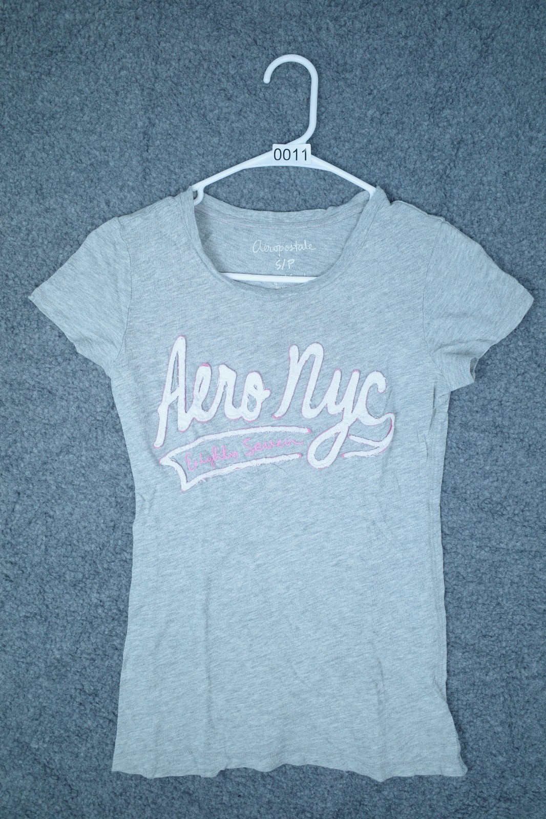 Aeropostale T-Shirt Women\'s color Gray size Small, Embroidered Aeropostale T-Shirt Women\'s color Gray size Small, Embroidered