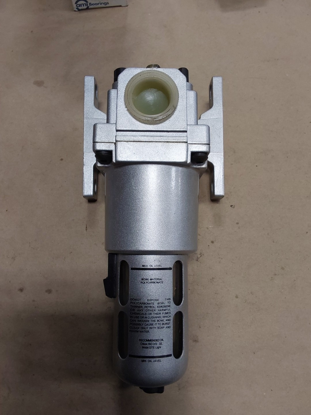 NEW NO BOX DYNAFLO PNEUMATIC LUBRICATOR L1795 NEW NO BOX DYNAFLO PNEUMATIC LUBRICATOR L1795