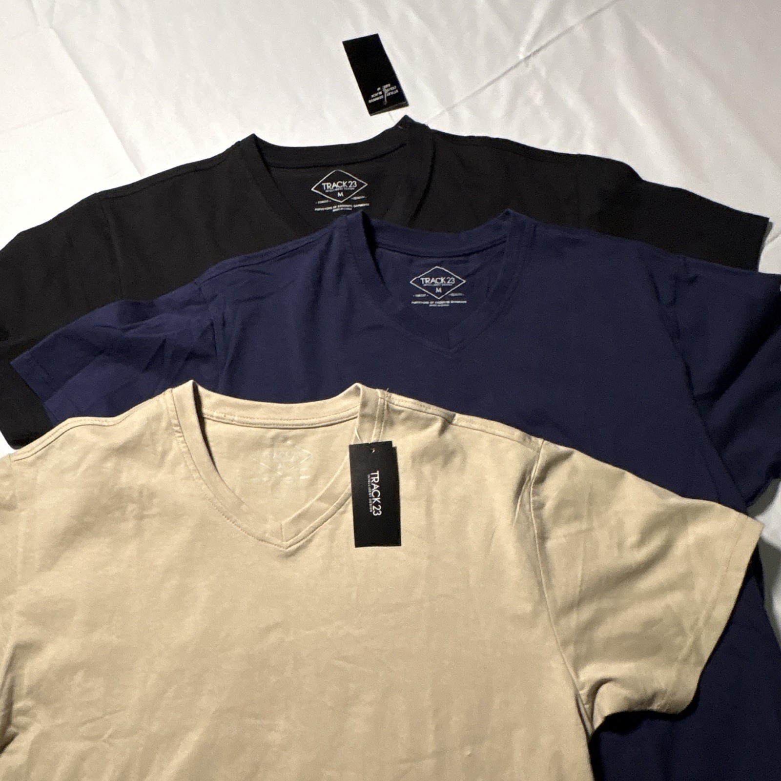Track 23 Men’s Black Blue Beige Solid V-Neck Short Sleeve Tee Regular M Track 23 Men’s Black Blue Beige Solid V-Neck Short Sleeve Tee Regular M