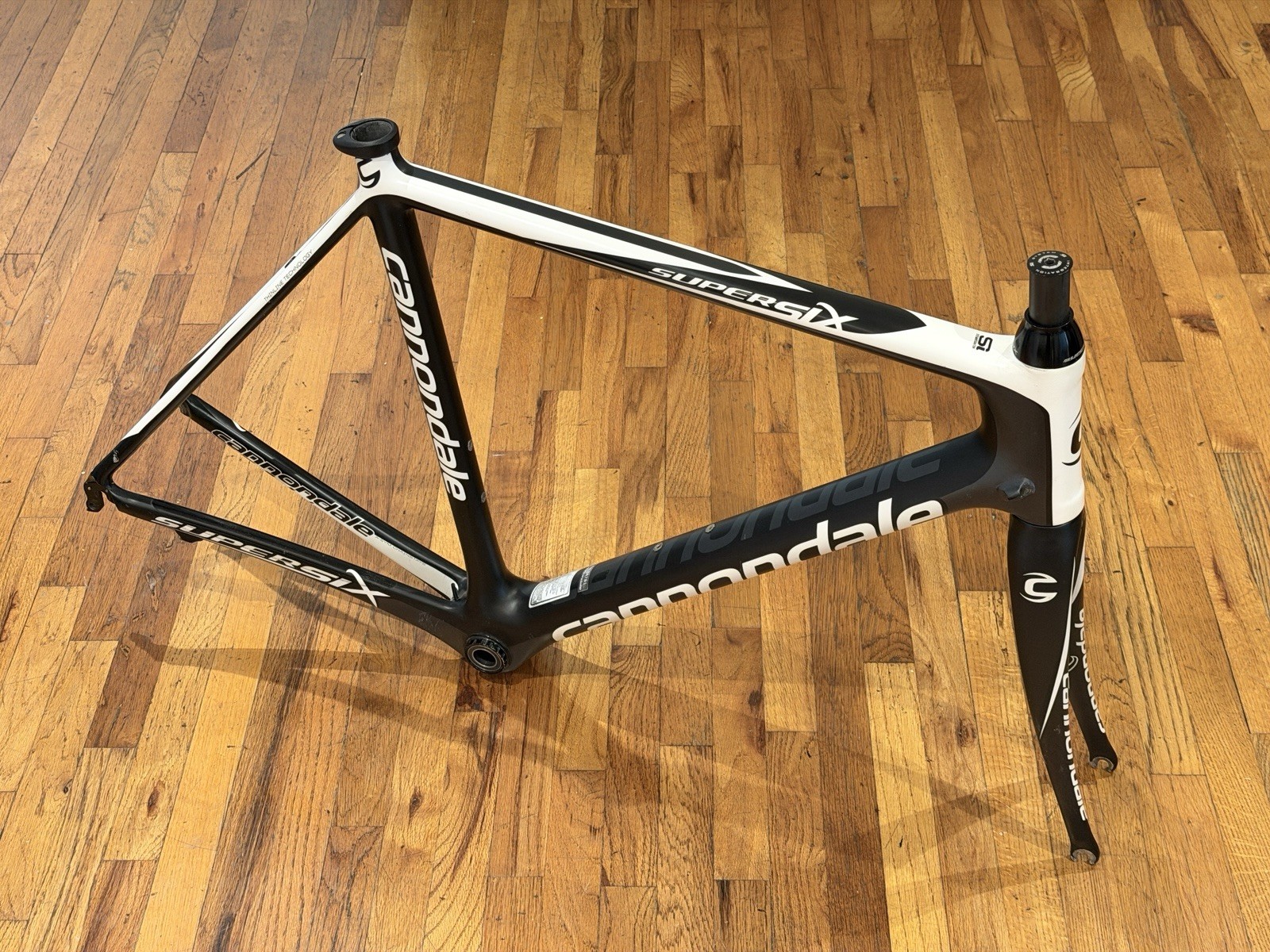 Cannondale SuperSix 56cm Carbon Road Bike
