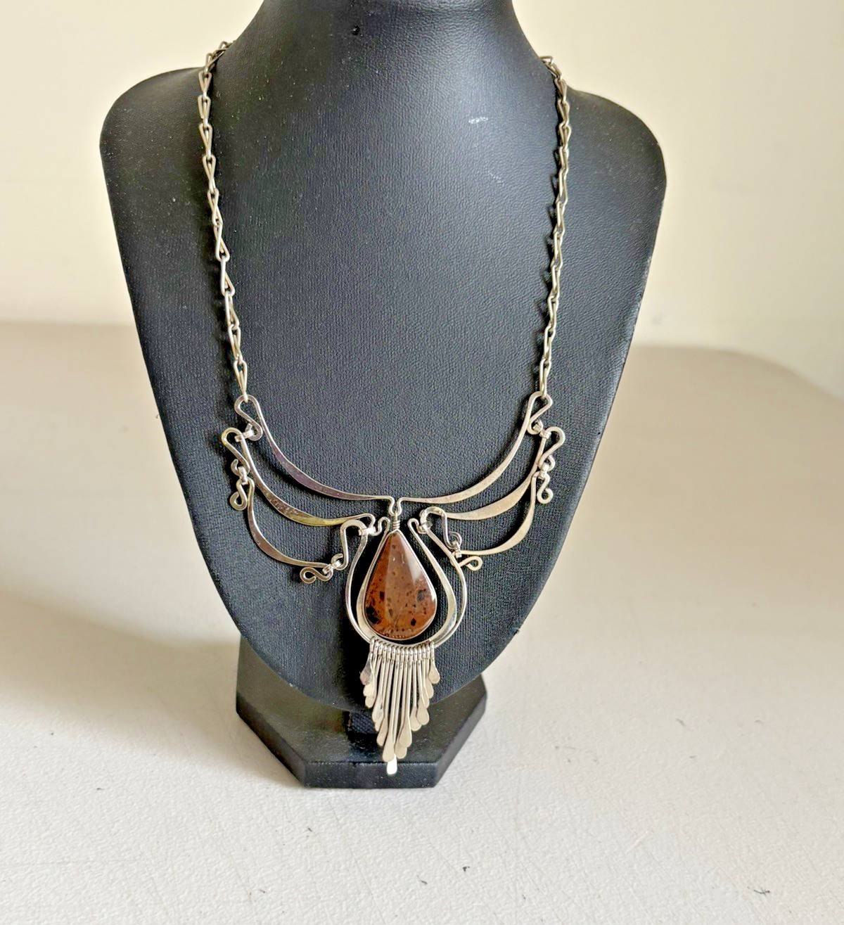 Vintage Artisan Crafted Peruvian Alpaca Silver and Semi Precious Stone Necklace Vintage Artisan Crafted Peruvian Alpaca Silver and Semi Precious Stone Necklace