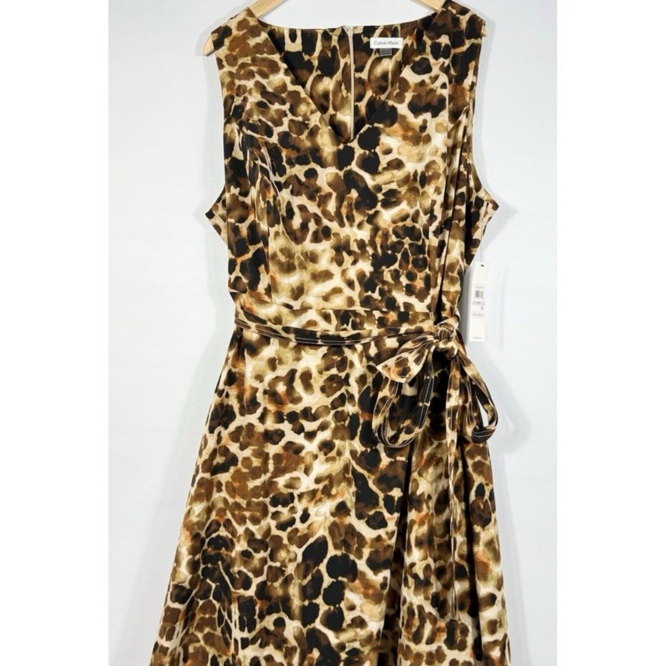 NEW Calvin Klein Women\'s 22W Animal Print V-Neck Dress • Reg Price $129