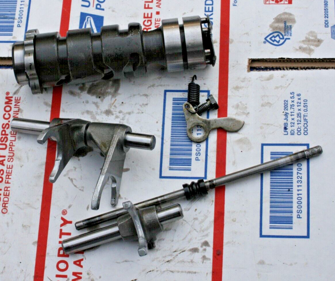 1974-79 KAWASAKI KD125 KE125 KS1 OEM TRANSMISSION DRUM &FORKS VIN#K1E-074783 1974-79 KAWASAKI KD125 KE125 KS1 OEM TRANSMISSION DRUM &FORKS VIN#K1E-074783