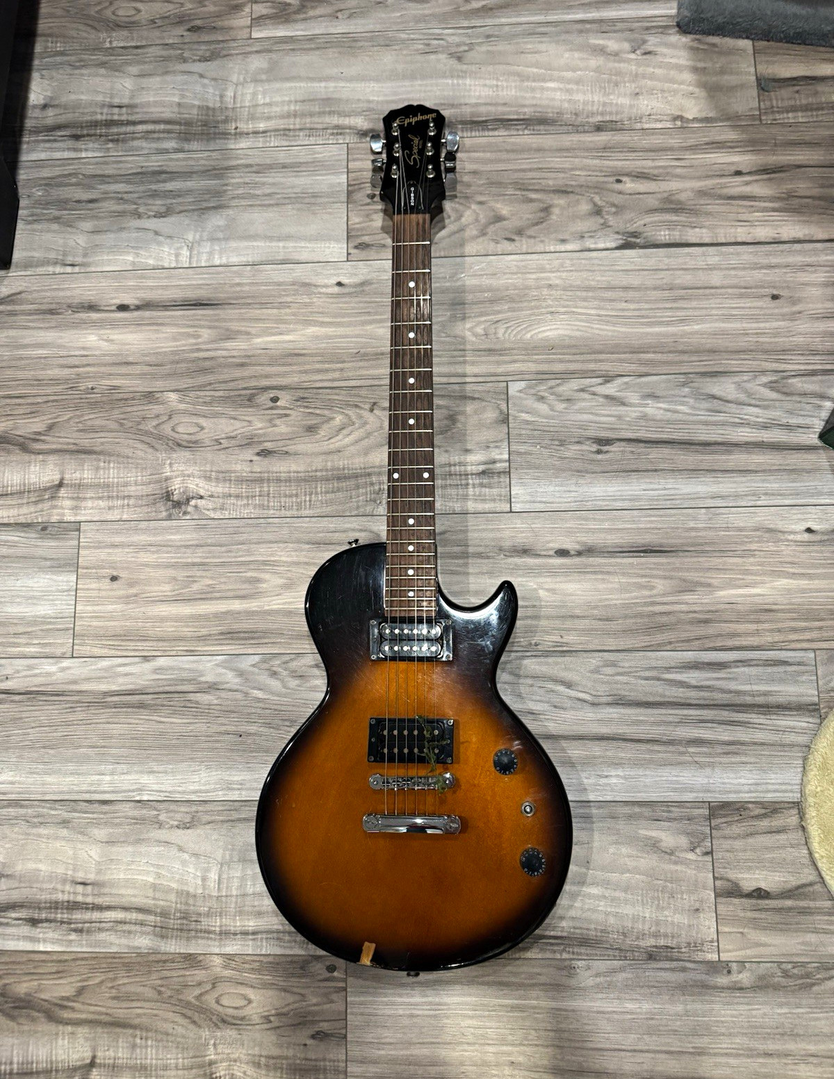 Epiphone Special Model 1997 Sunburst Solid 6-String RH Rosewood 22F MPN