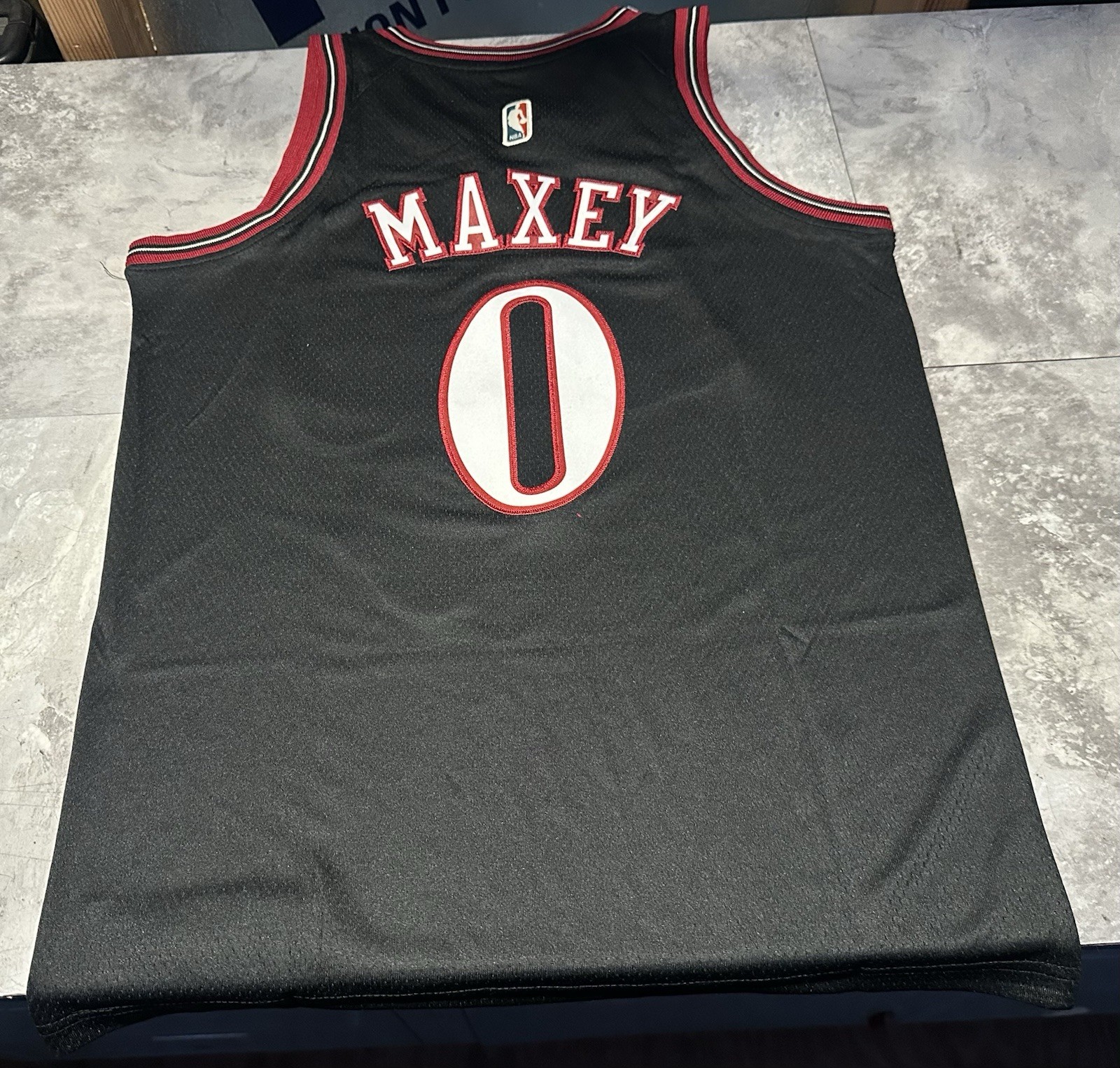 NWT Youth Nike Swingman Tyrese Maxey Sixers 76ers Jersey Medium. NWT Youth Nike Swingman Tyrese Maxey Sixers 76ers Jersey Medium.
