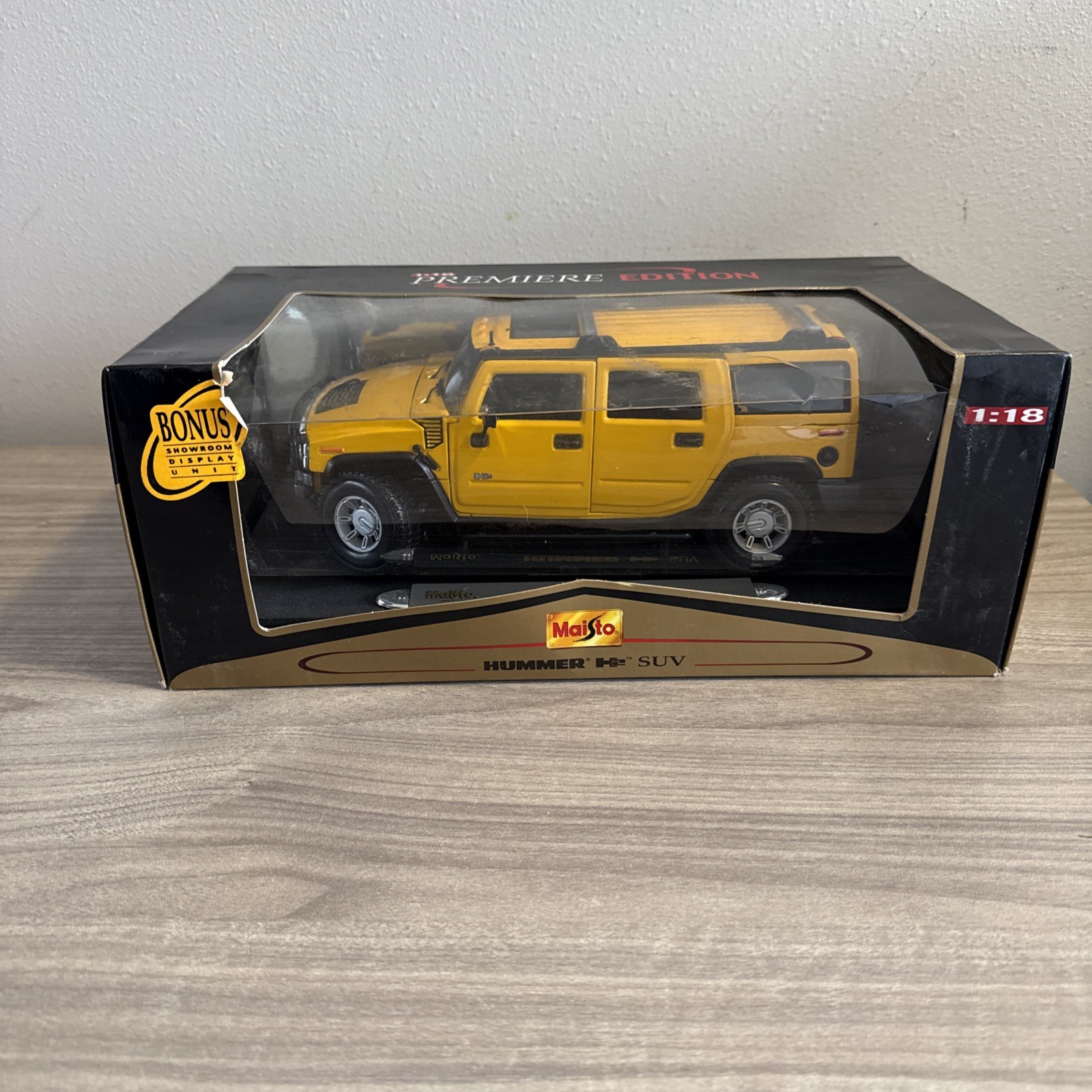 Maisto Premiere Edition 1:18 Hummer Soft Top Diecast Car Yellow Black NIB NIP Maisto Premiere Edition 1:18 Hummer Soft Top Diecast Car Yellow Black NIB NIP
