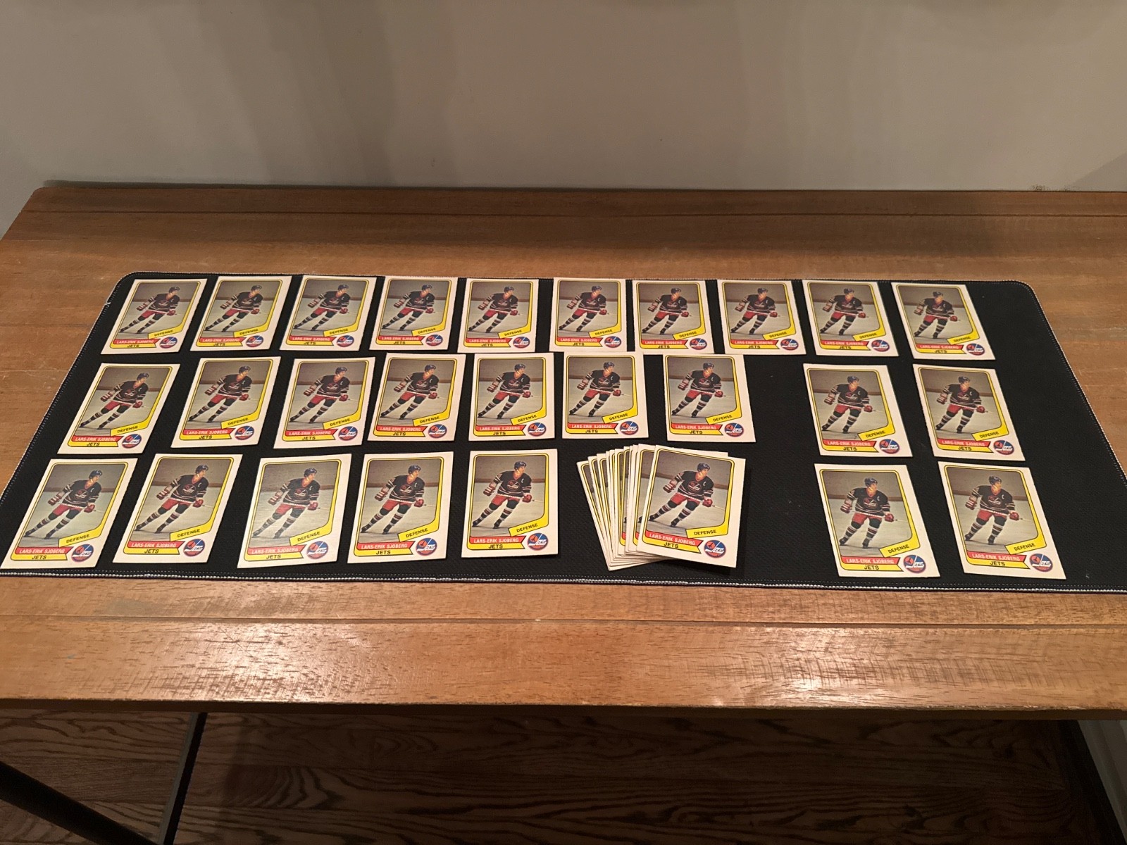 1976-77 O-Pee-Chee WHA - Lars-Erik Sjoberg }30 (RC) LOT OF 40 CARDS 1976-77 O-Pee-Chee WHA - Lars-Erik Sjoberg }30 (RC) LOT OF 40 CARDS