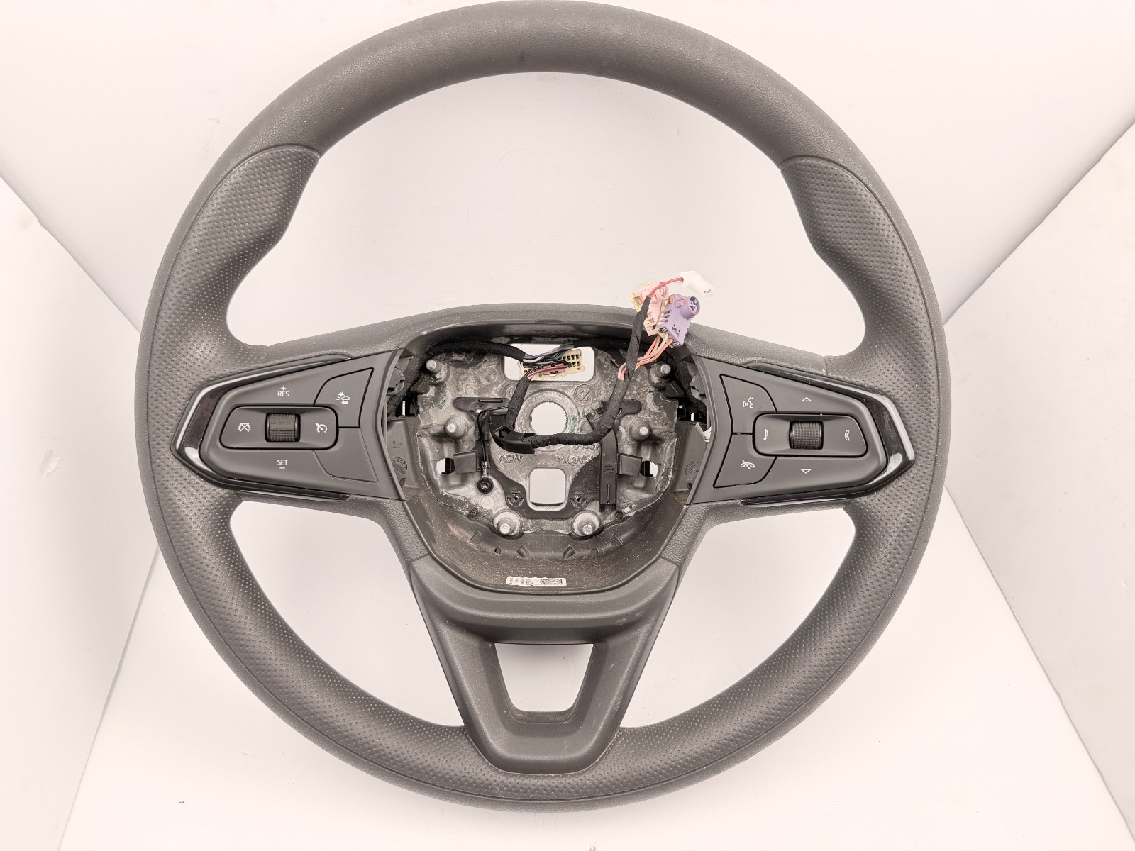 2024-2025 CHEVROLET TRAX STEERING WHEEL W/AUDIO CRUISE SWITCHES OEM 643577500B 2024-2025 CHEVROLET TRAX STEERING WHEEL W/AUDIO CRUISE SWITCHES OEM 643577500B