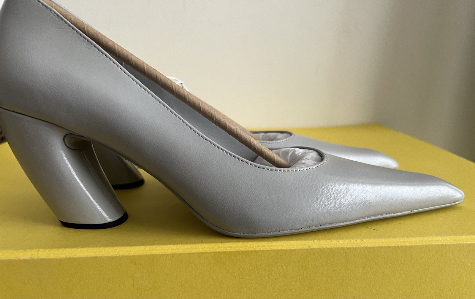 H&M Studio Collection, Sold Out, Gray Leather Pump Shoes, Size EU 38 H&M Studio Collection, Sold Out, Gray Leather Pump Shoes, Size EU 38