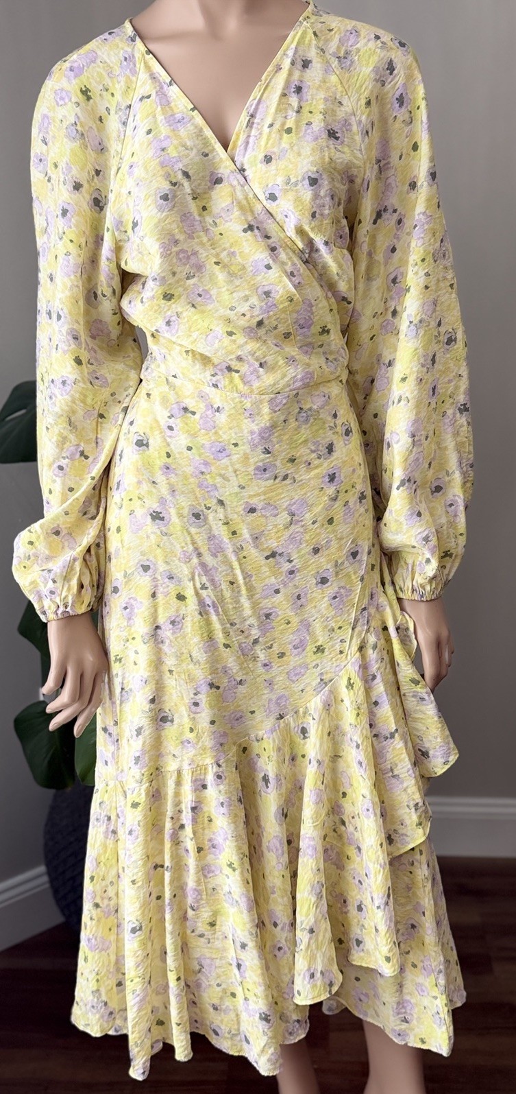 H&M Yellow Floral Wrap Midi Dress Sz M Long Sleeve Ruffle Hem H&M Yellow Floral Wrap Midi Dress Sz M Long Sleeve Ruffle Hem