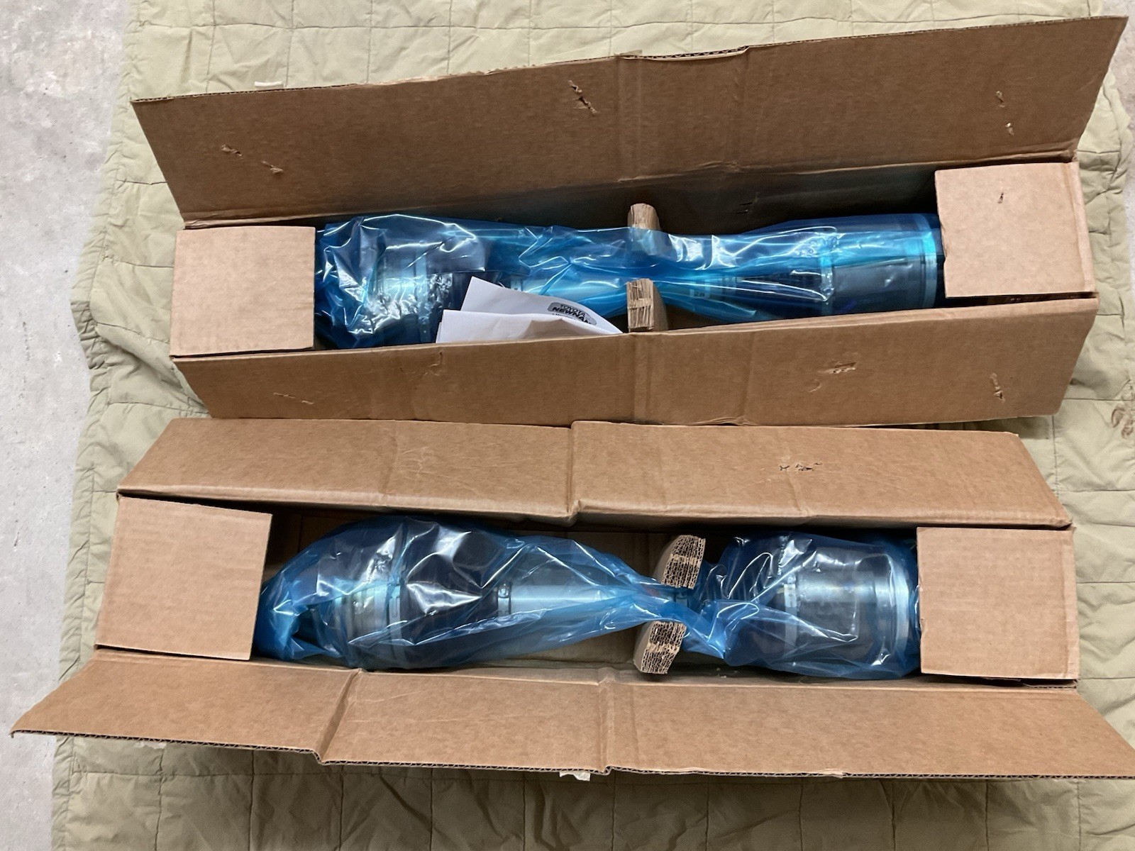 2022-2026 Toyota Tundra TRD OEM front axels 2022-2026 Toyota Tundra TRD OEM front axels