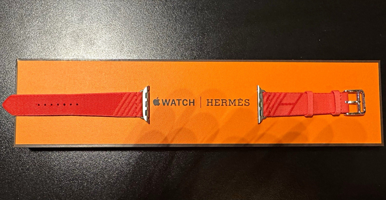 Apple Watch Hermès Rose Texas/Rouge Piment Jumping Single Tour 41mm MPKY3AM/A Apple Watch Hermès Rose Texas/Rouge Piment Jumping Single Tour 41mm MPKY3AM/A