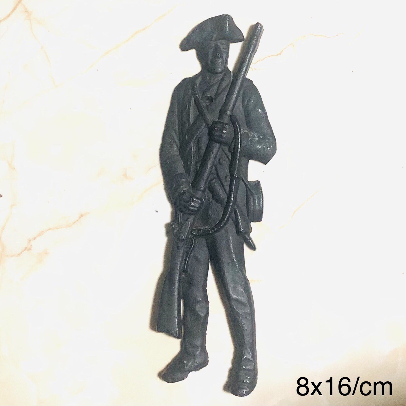 Vintage colonial soldier wall plaque Vintage colonial soldier wall plaque