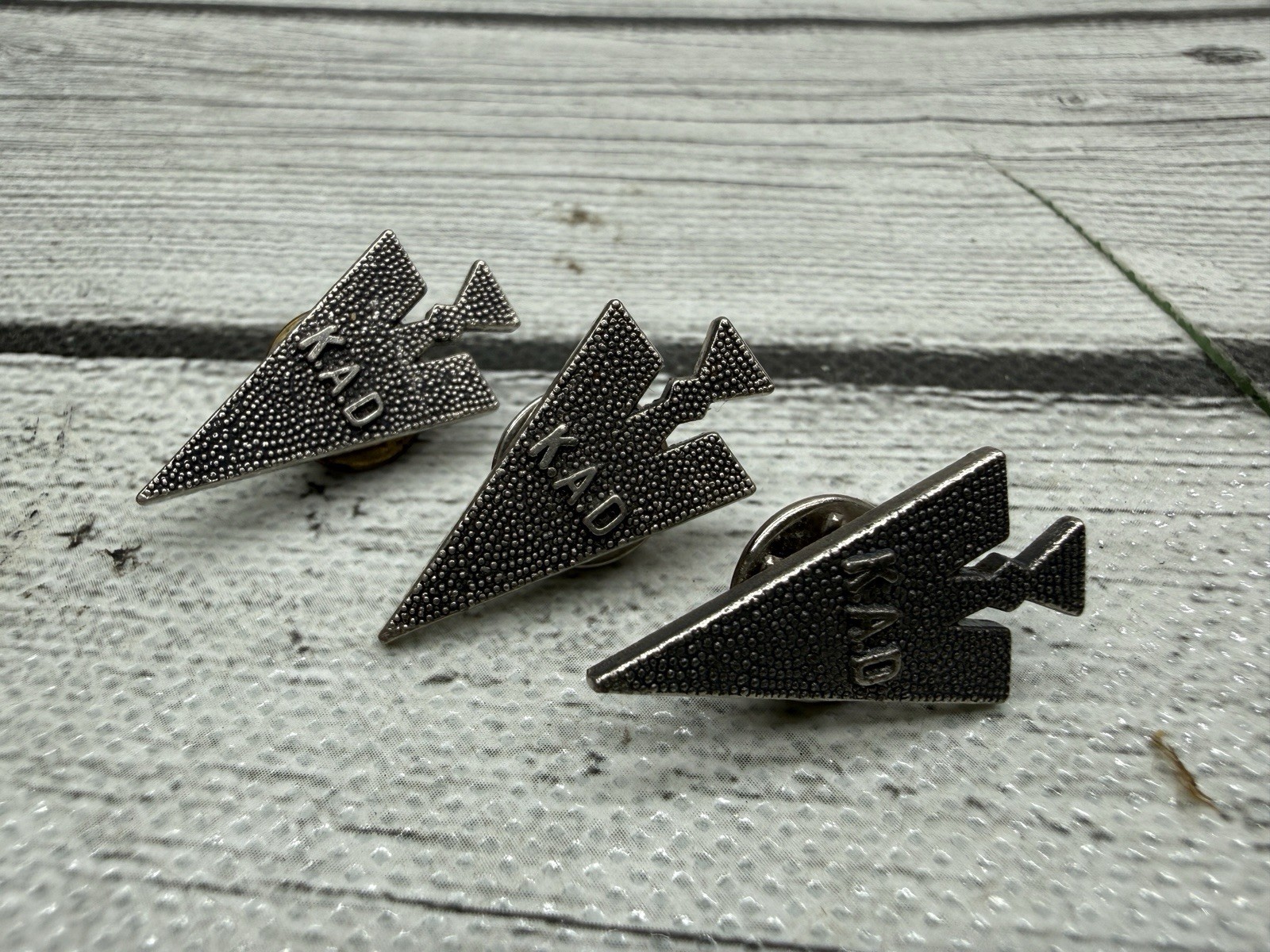 3 VINTAGE KAD K.A.D ARROW SHAPED PIN BADGE - K.A.D LAPEL PIN - 3 PINS 3 VINTAGE KAD K.A.D ARROW SHAPED PIN BADGE - K.A.D LAPEL PIN - 3 PINS