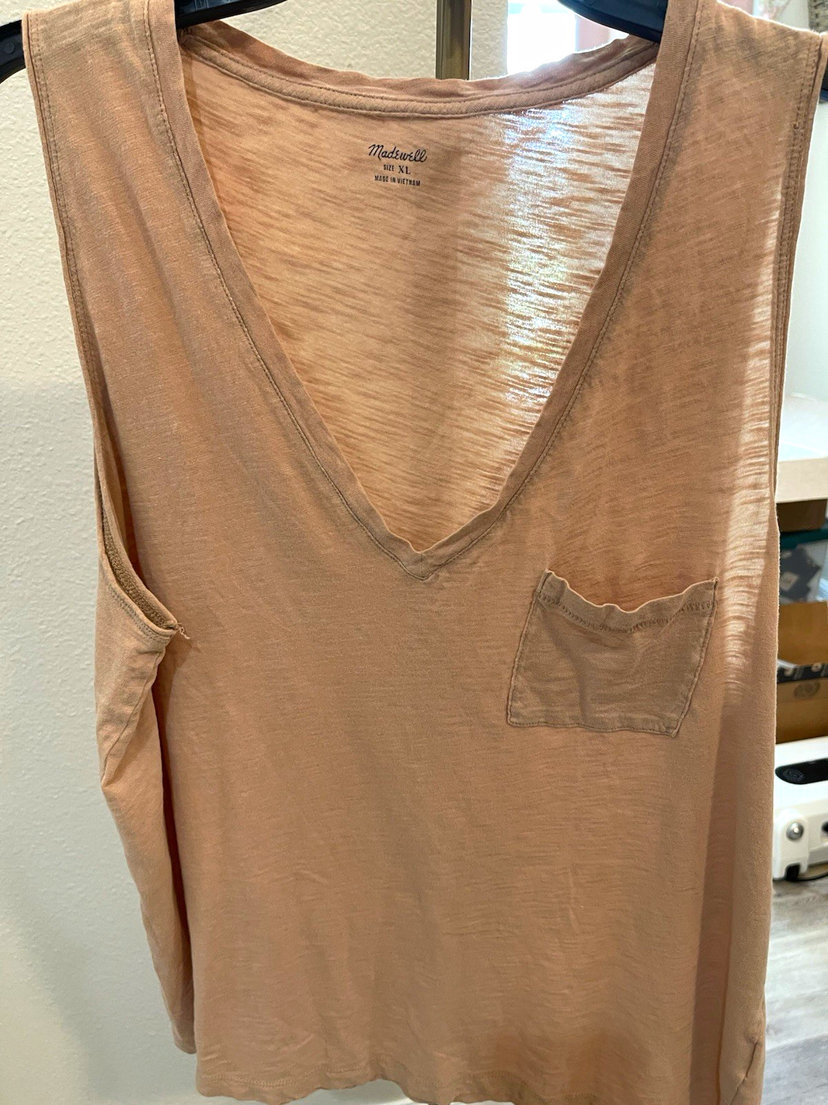Madewell Women\'s Whisper 100% Cotton V-Neck Pocket Sleeveless Tank Tan XL Madewell Women\'s Whisper 100% Cotton V-Neck Pocket Sleeveless Tank Tan XL