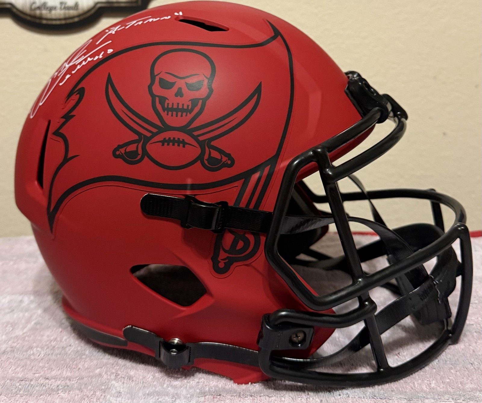 Mike Alstott Auto Full Size Replica Bucs RAVE Speed Helmet BAS \