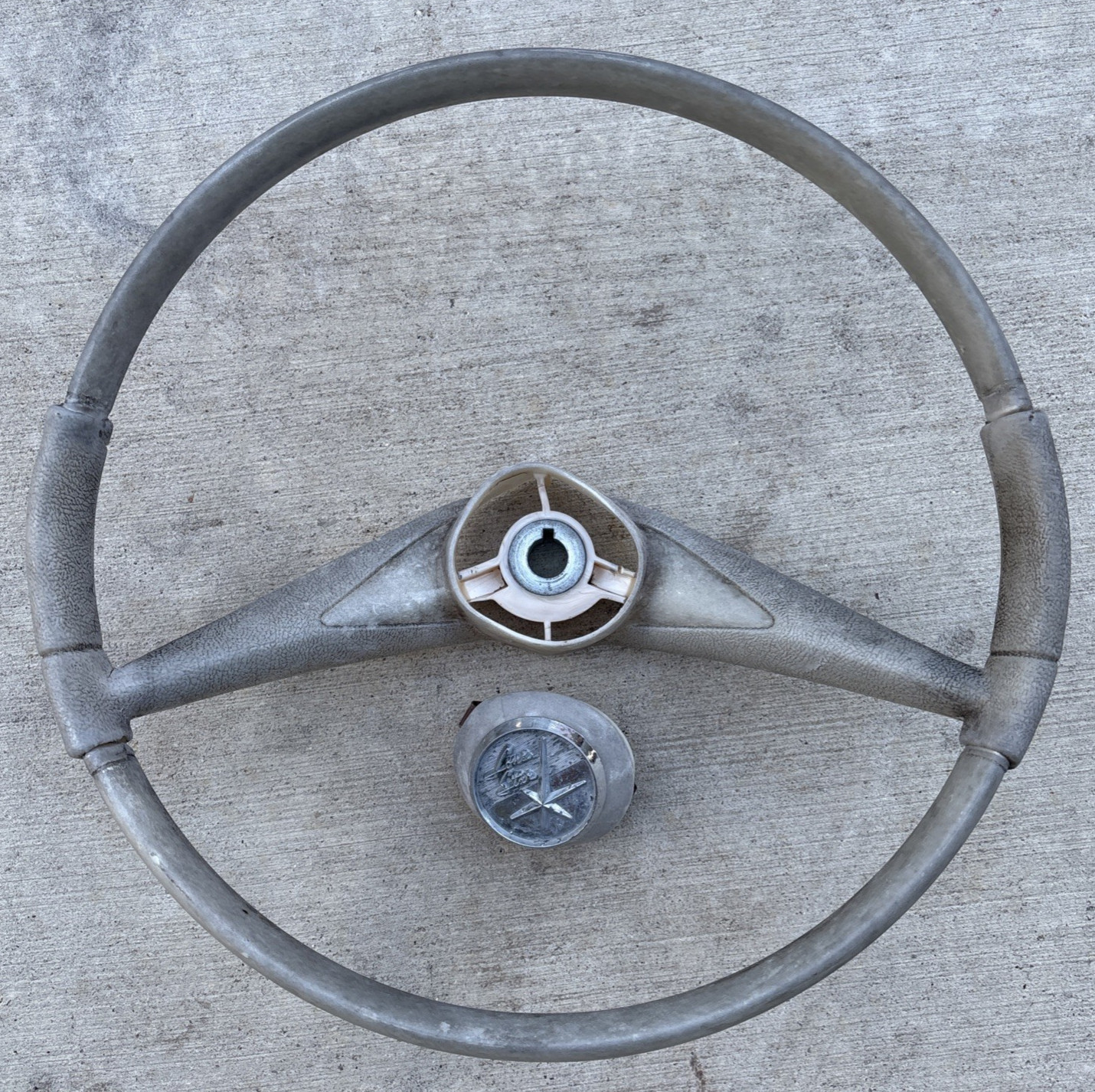 Vintage 1965 Lone Star Boat Steering Wheel and Center Cap Vintage 1965 Lone Star Boat Steering Wheel and Center Cap