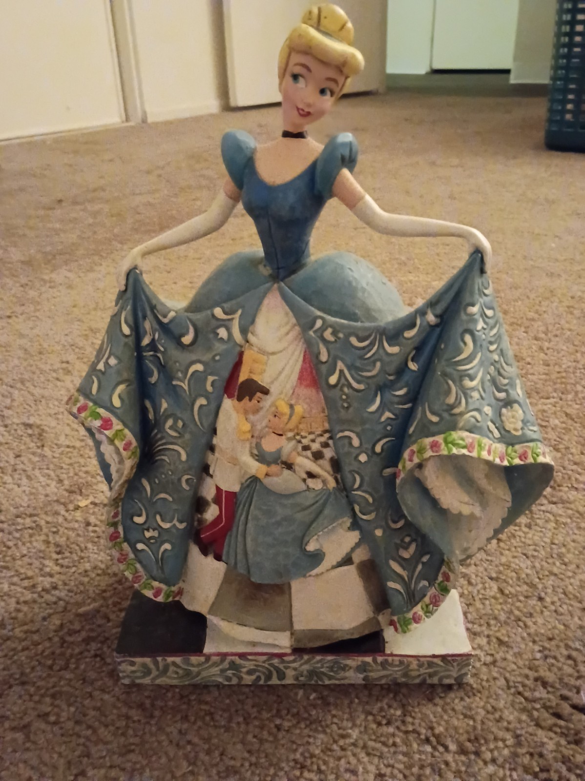 CINDERELLA STATUE EUC VINTAGE BY Walt DISNEY MASTERPIECE COLLECTION CINDERELLA STATUE EUC VINTAGE BY Walt DISNEY MASTERPIECE COLLECTION