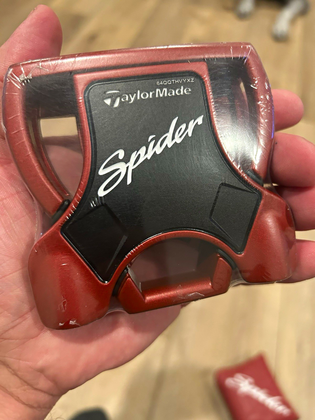 TaylorMade Spider Mallet Putter 34in Right Hand Red w/ Cover TaylorMade Spider Mallet Putter 34in Right Hand Red w/ Cover