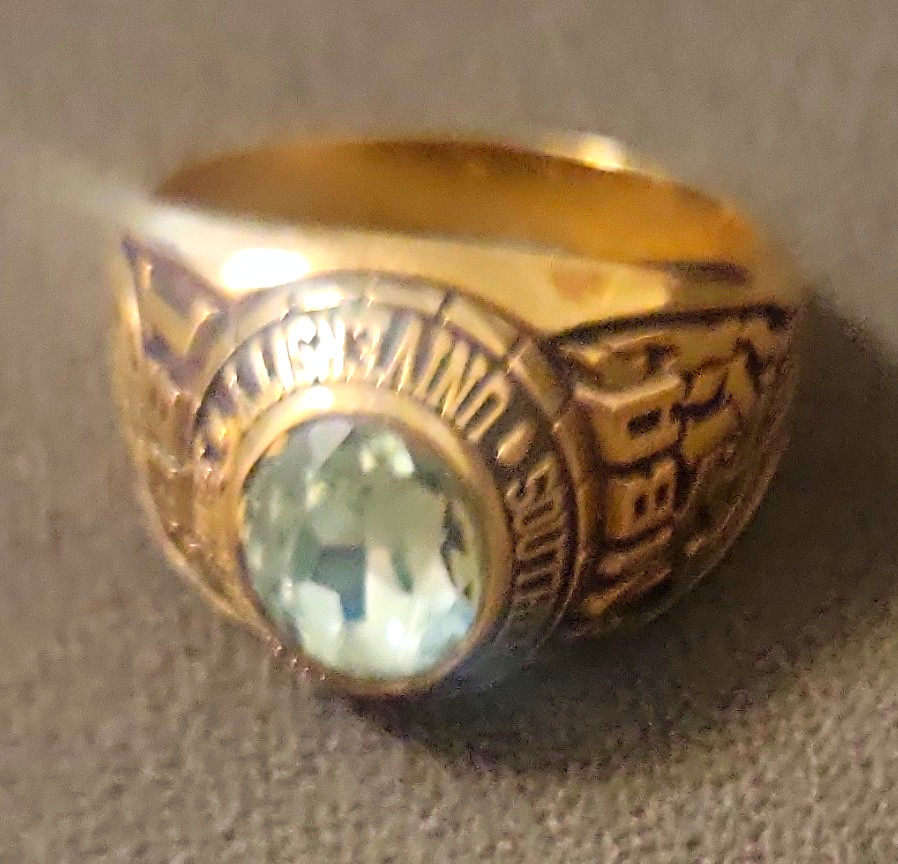 Men\'s Gold Signet Class Ring Size 8 Blue Oval Stone University Theme Men\'s Gold Signet Class Ring Size 8 Blue Oval Stone University Theme