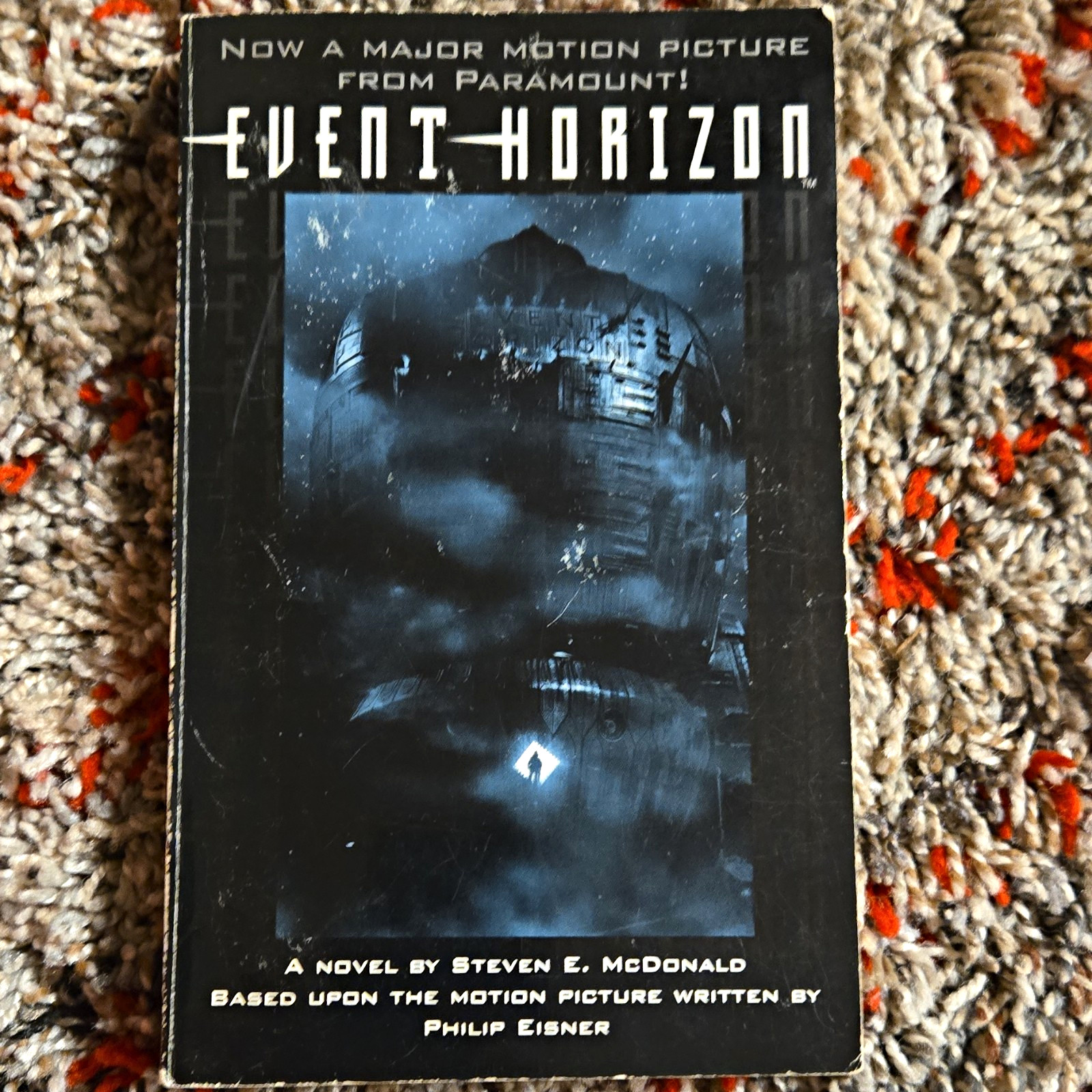 Event Horizon Vintage Paperback Novel, First Edition 1997 Steven E. McDonald Event Horizon Vintage Paperback Novel, First Edition 1997 Steven E. McDonald