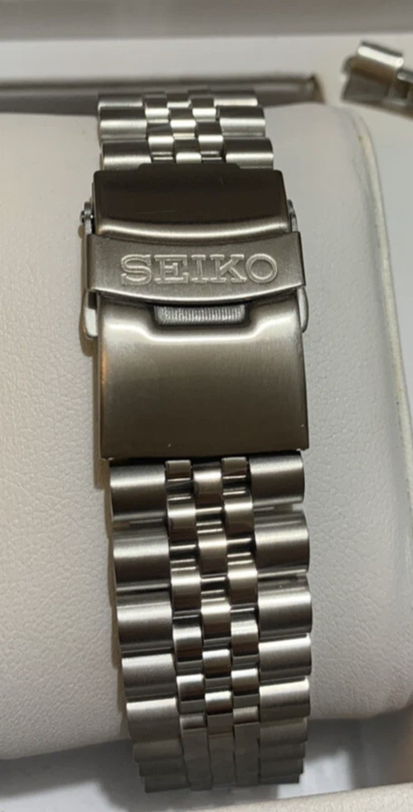 Seiko jubilee style 20mm bracelet with Curved Lug Ends stainless steel Seiko jubilee style 20mm bracelet with Curved Lug Ends stainless steel