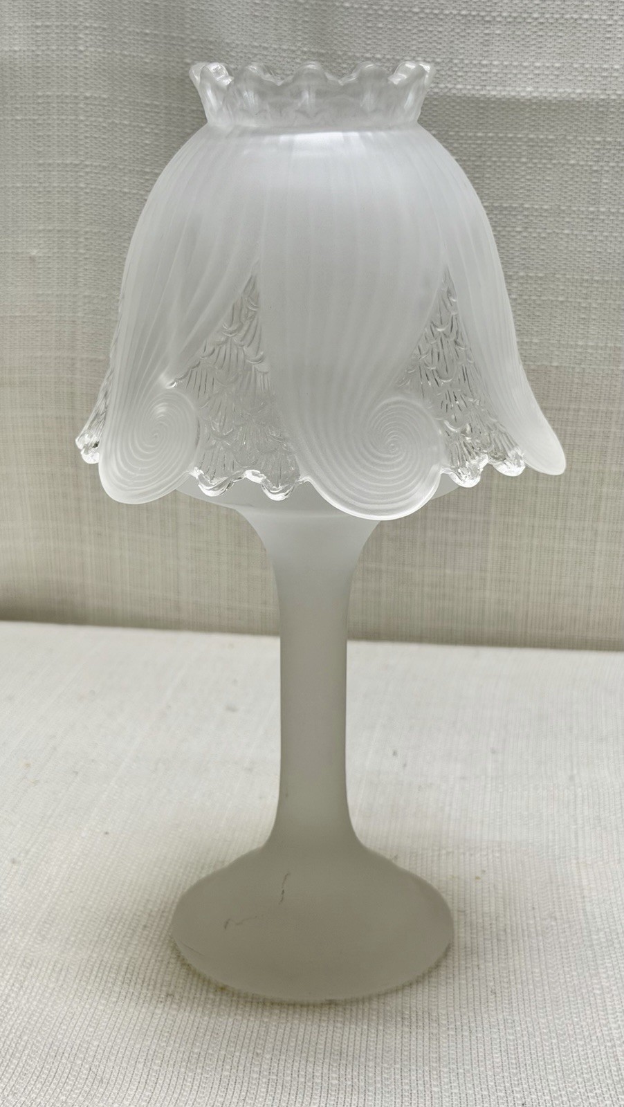 PartyLite Clairmont Frosted Glass Fairy Lamp Swirled Tulip Satin Finish 10” PartyLite Clairmont Frosted Glass Fairy Lamp Swirled Tulip Satin Finish 10”