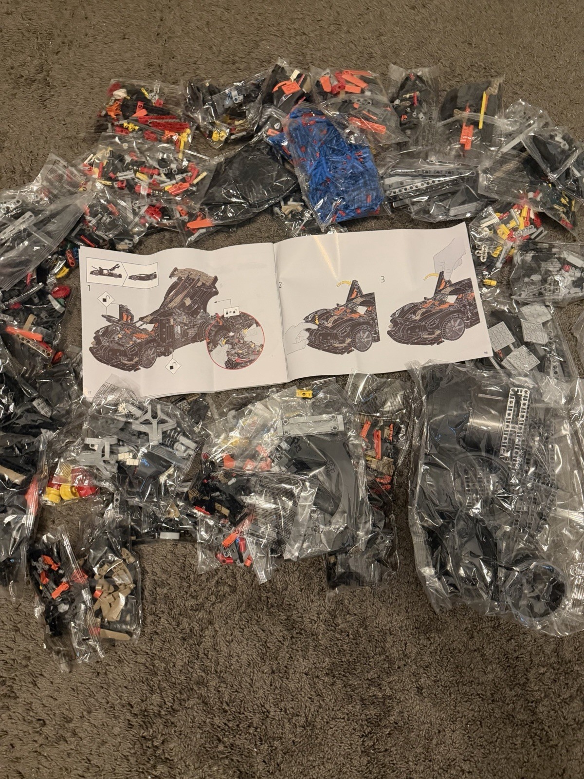 Technic: Koenigsegg Sadair's Spear Megacar  4104 Pieces