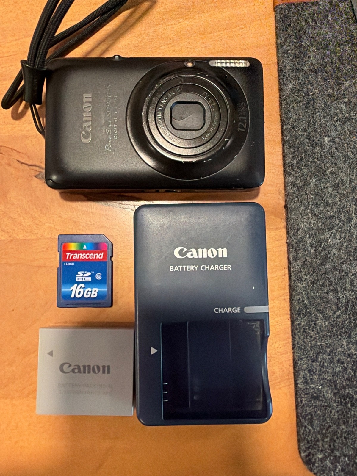 Canon PowerShot SD940 IS Digital ELPH 12.1MP 4x Zoom Black Camera W/ Charger Canon PowerShot SD940 IS Digital ELPH 12.1MP 4x Zoom Black Camera W/ Charger