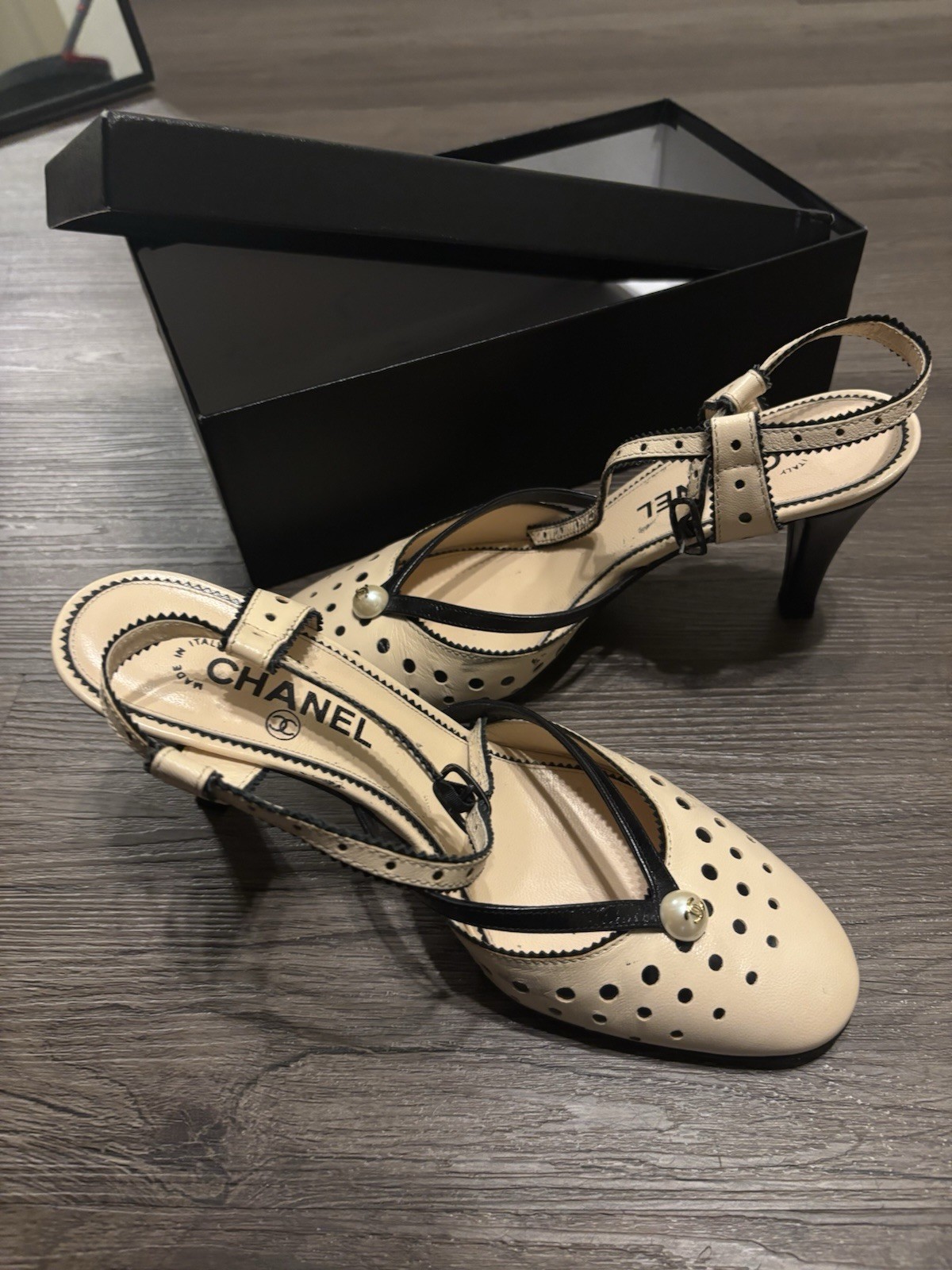 Vintage CHANEL 2003 Karl Lagerfeld Slingback Pumps w/ Box US 9 Vintage CHANEL 2003 Karl Lagerfeld Slingback Pumps w/ Box US 9
