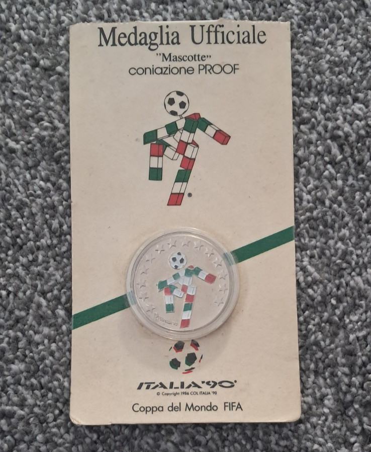 Italia '90 - Official Medallion Italia '90 - Official Medallion