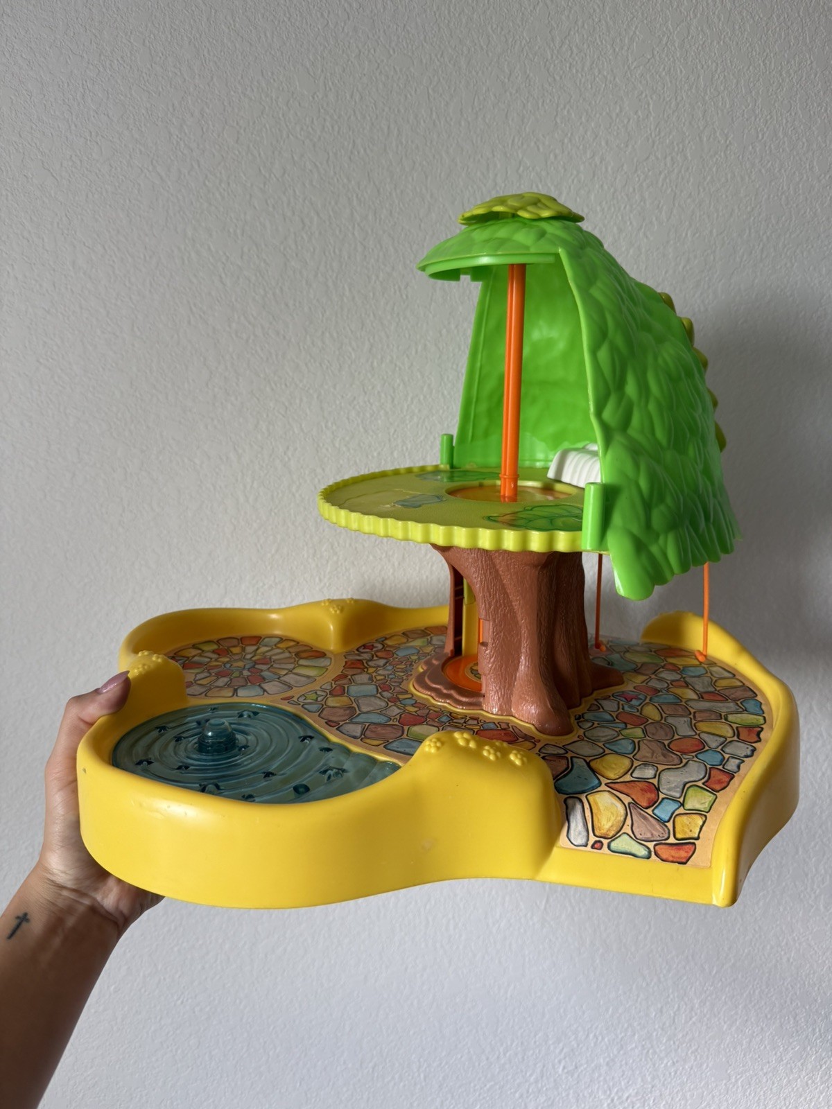 Vintage 1985 Hasbro GLO Land Playset(not Complete) Vintage 1985 Hasbro GLO Land Playset(not Complete)