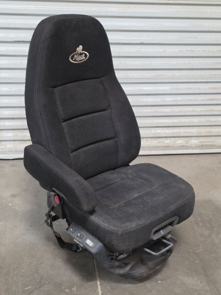 2016 MACK MP7 CXU612 Left Drivers Sears Atlas 442M Power Air Cloth Tilt Seat