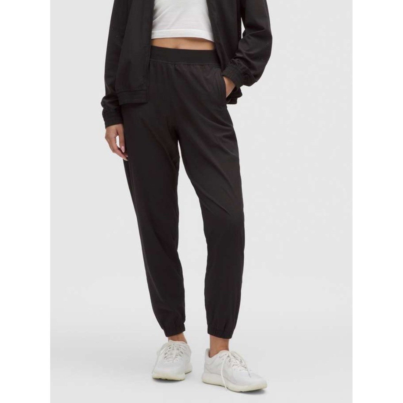 LULULEMON Adapted State High-Rise Jogger Black Women\'s Size 8 LULULEMON Adapted State High-Rise Jogger Black Women\'s Size 8
