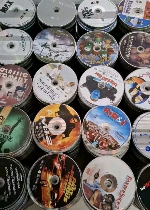 Lot Of 500 Loose Disc Only DVDs Bulk Lot Wholesale Lot Of 500 Loose Disc Only DVDs Bulk Lot Wholesale