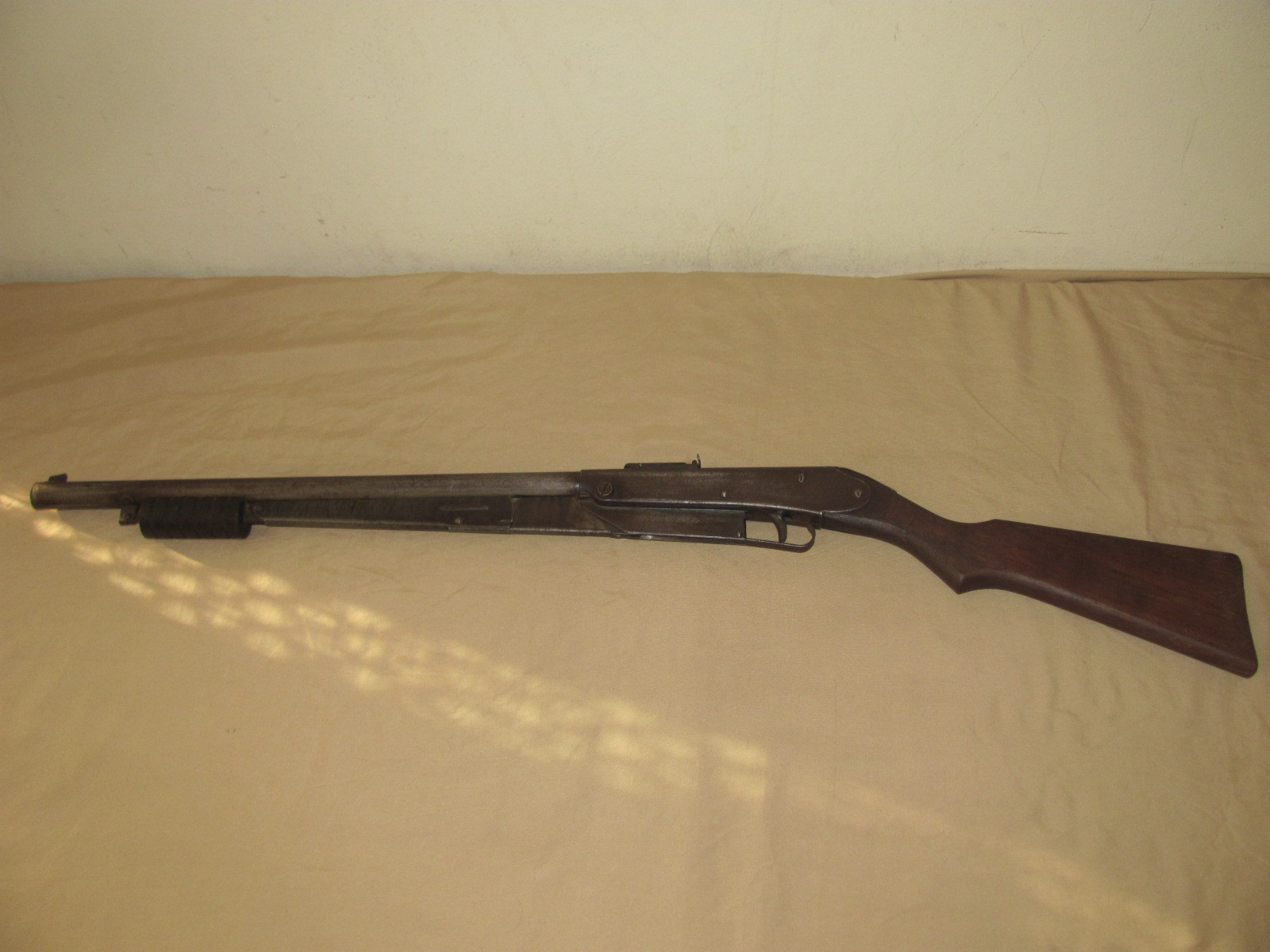 VTG DAISY 25 SINGLE SHOT BB GUN WOOD STOCK & FOREARM PLYMOUTH MICH. FOR REPAIR