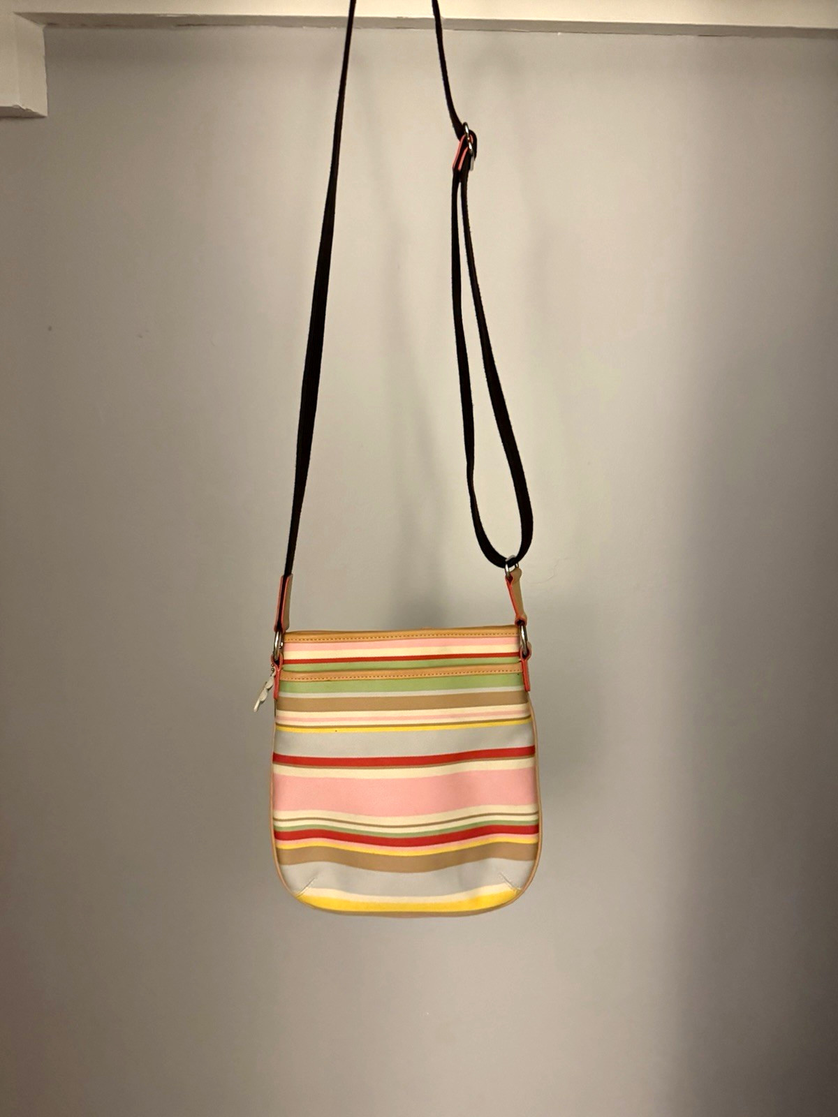 Vintage Y2K Coach Hamptons Pastel Stripe Crossbody Bag Daisy Charm Vintage Y2K Coach Hamptons Pastel Stripe Crossbody Bag Daisy Charm